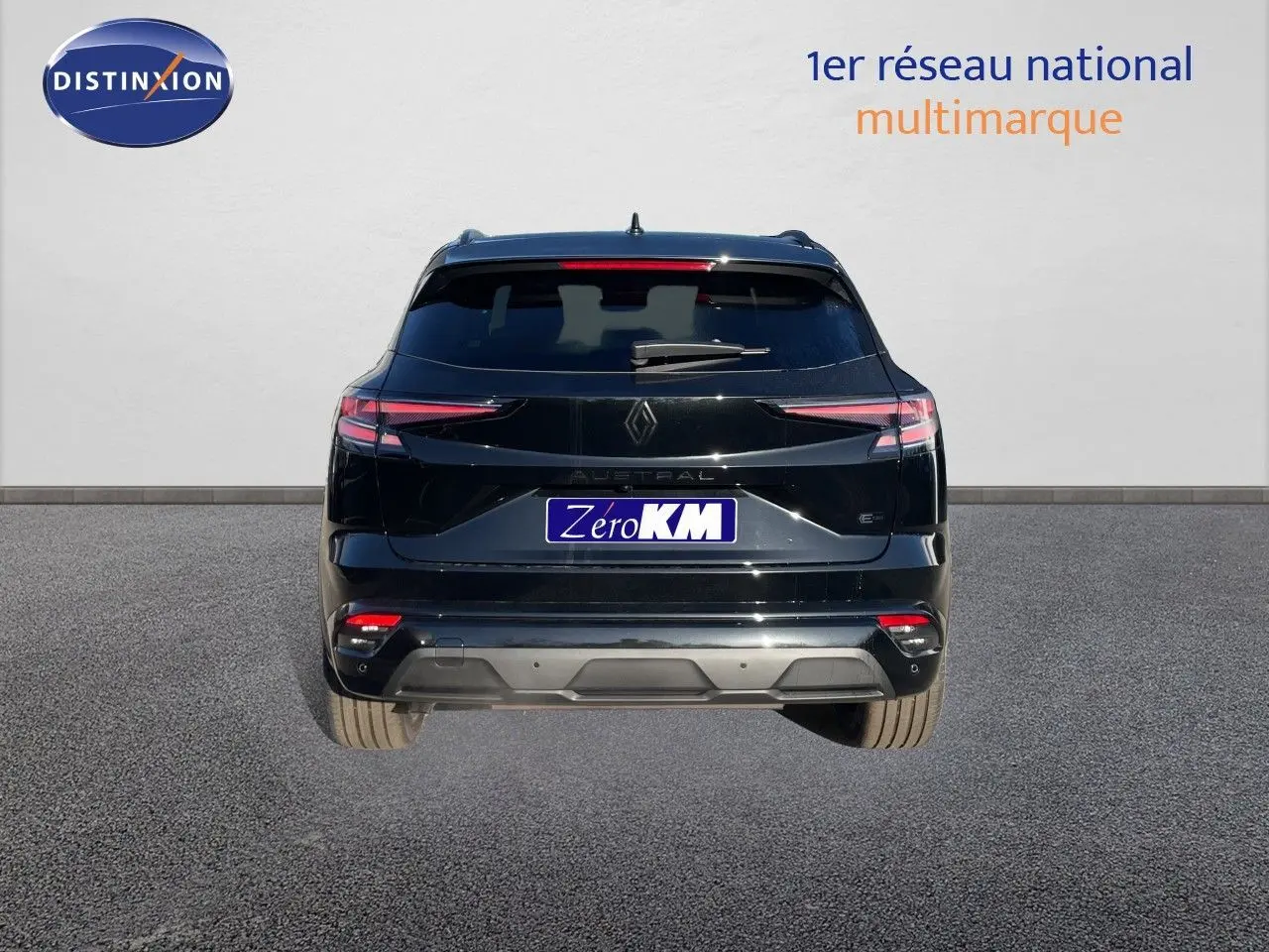 Vue arrière d'un Renault Austral noir étoile métal 2026, version hybride E-Tech Esprit Alpine avec feux LED distinctifs.