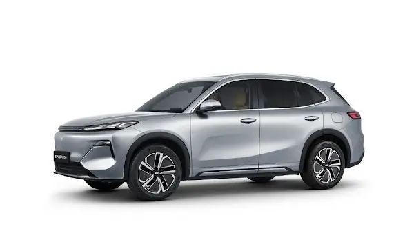 SUV Geely STARRAY gris nuage en vue de profil droit, soulignant ses lignes modernes et ses jantes stylisées.