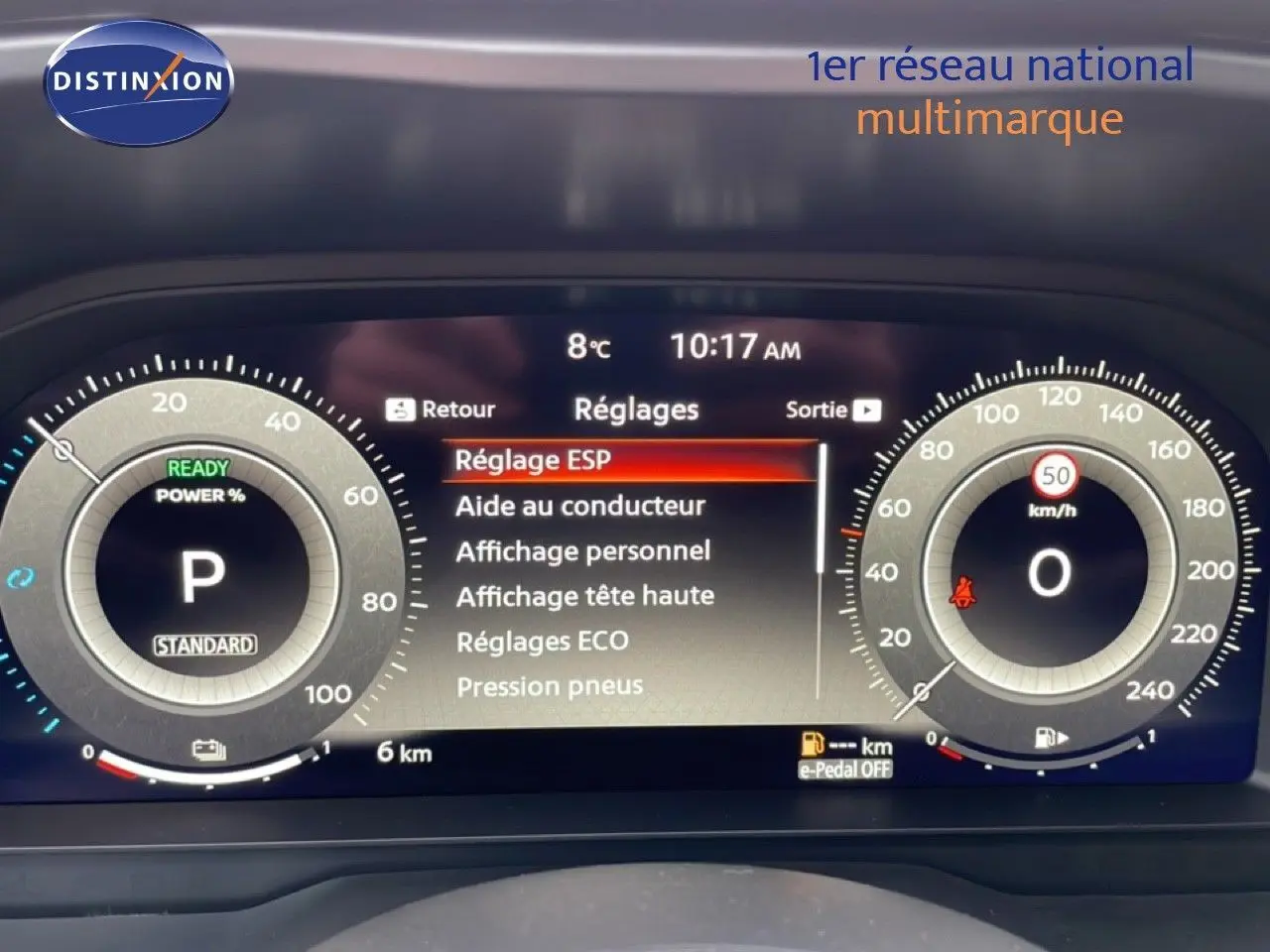 Tableau de bord numérique du Nissan Qashqai 2025 affichant les réglages ESP et la vitesse à 0 km/h.