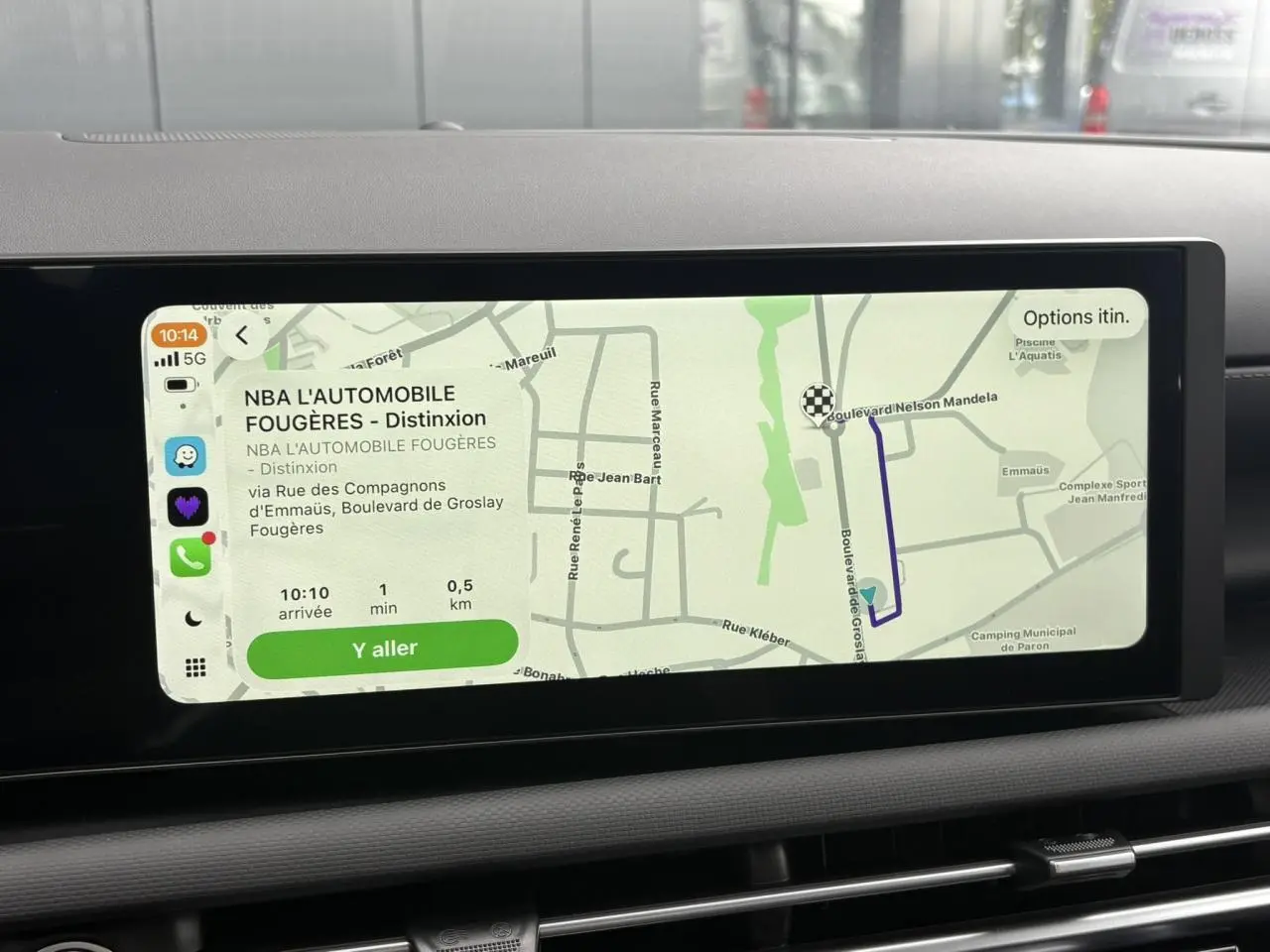 Écran tactile 12,3 pouces du système multimédia du Hyundai Tucson 2026 affichant une navigation GPS.