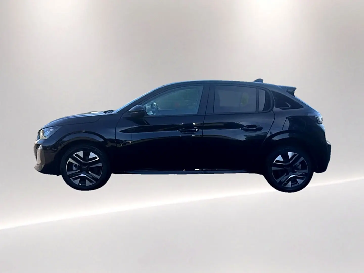 Peugeot 208 1.2 100 Allure noir vue de profil côté gauche, avec jantes alliage et vitres teintées.