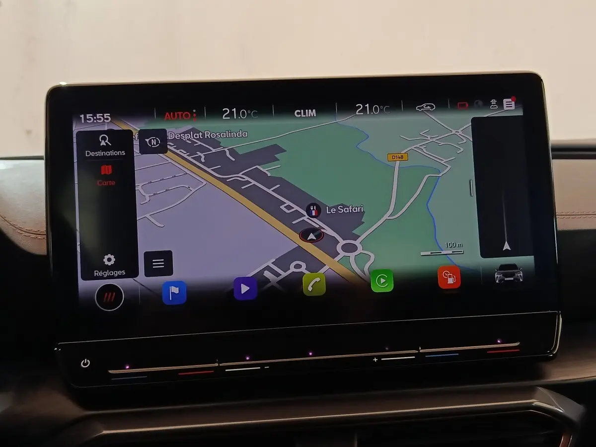 Écran tactile central affichant la navigation 3D du CUPRA Formentor 1.4 e-HYBRID Business Edition 2024.