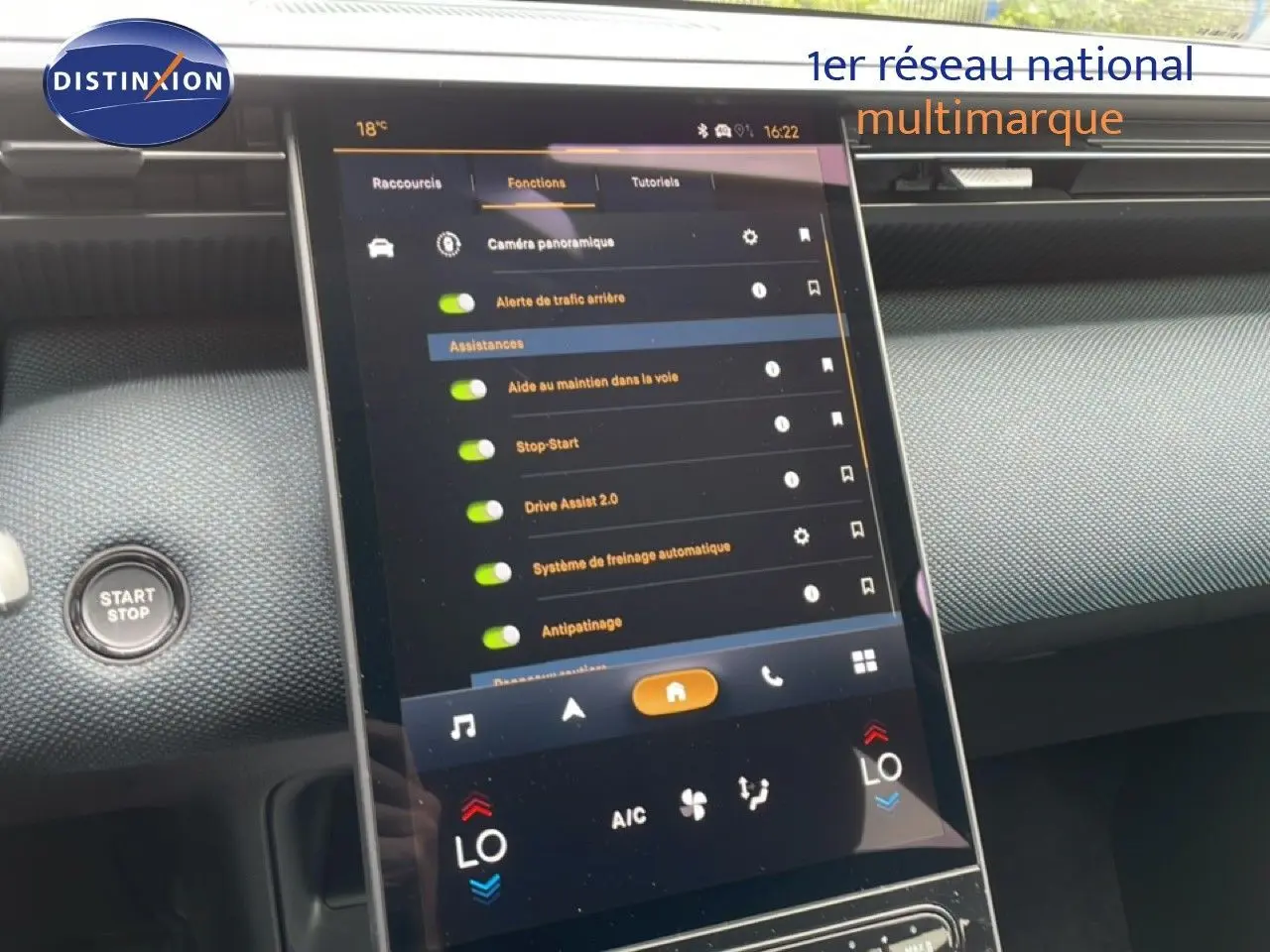 Vue rapprochée de l’écran tactile central du Citroën C5 Aircross 2026, affichant les options d’assistance et climatisation.
