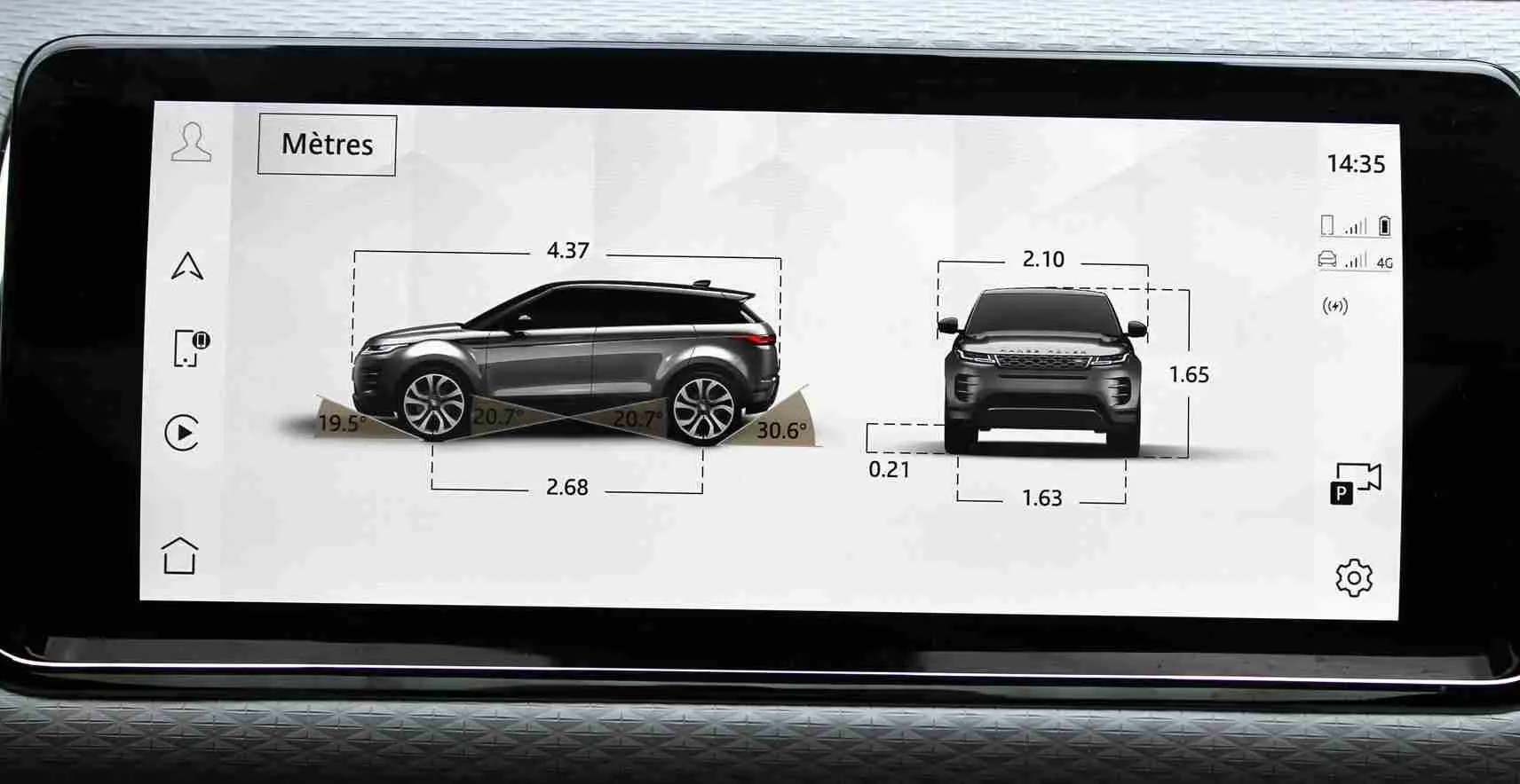 Écran tactile montrant le Range Rover Evoque gris métal 2023 en profil gauche et face avec dimensions et angles d’attaque.