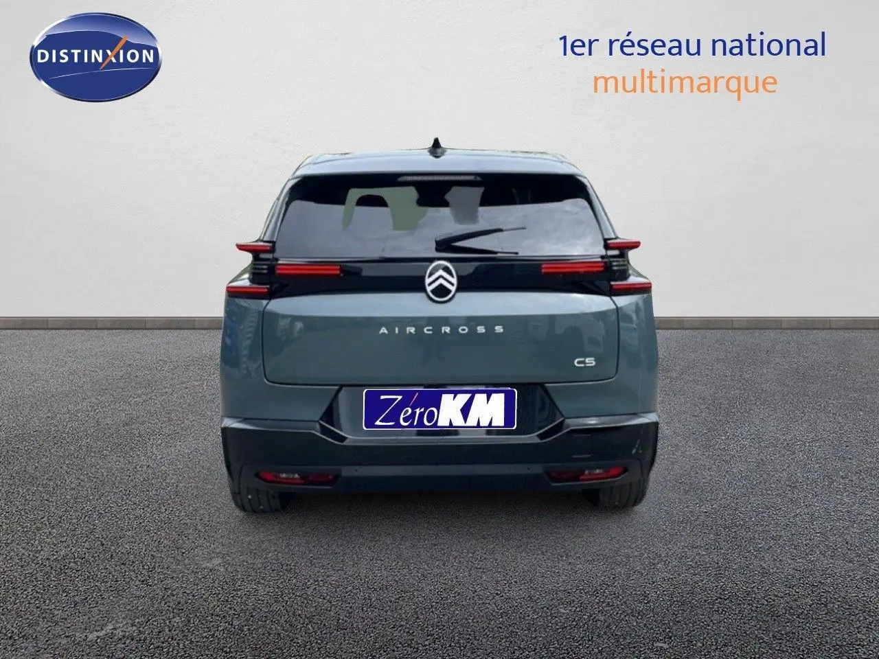 Vue arrière d'un Citroën C5 Aircross vert Astoria Métal 2026 avec feux arrière horizontaux et logo centré.