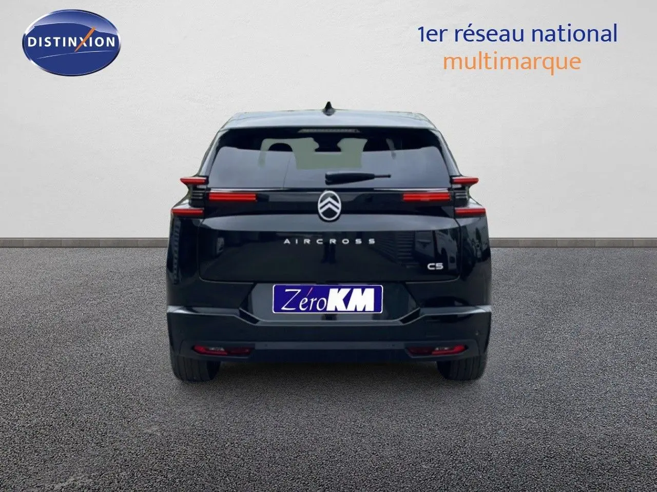 Vue arrière du Citroën C5 Aircross noir Perla Nera 2026 avec feux LED horizontaux et logo centré.