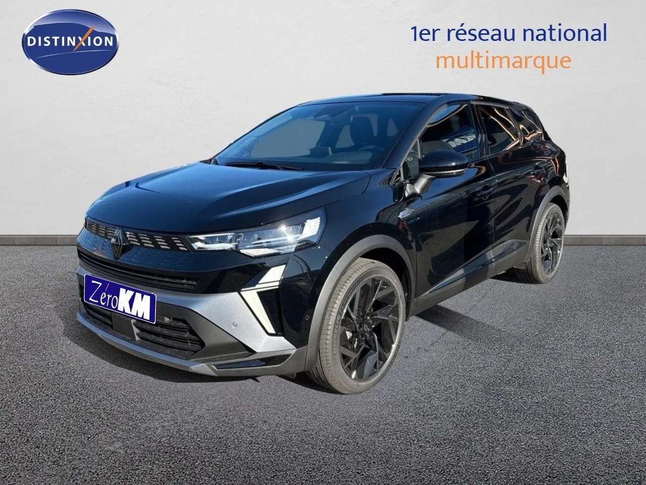Renault Symbioz 2025 noir étoile métal en 3/4 avant droit avec jantes noires et détails argentés sur le bouclier.