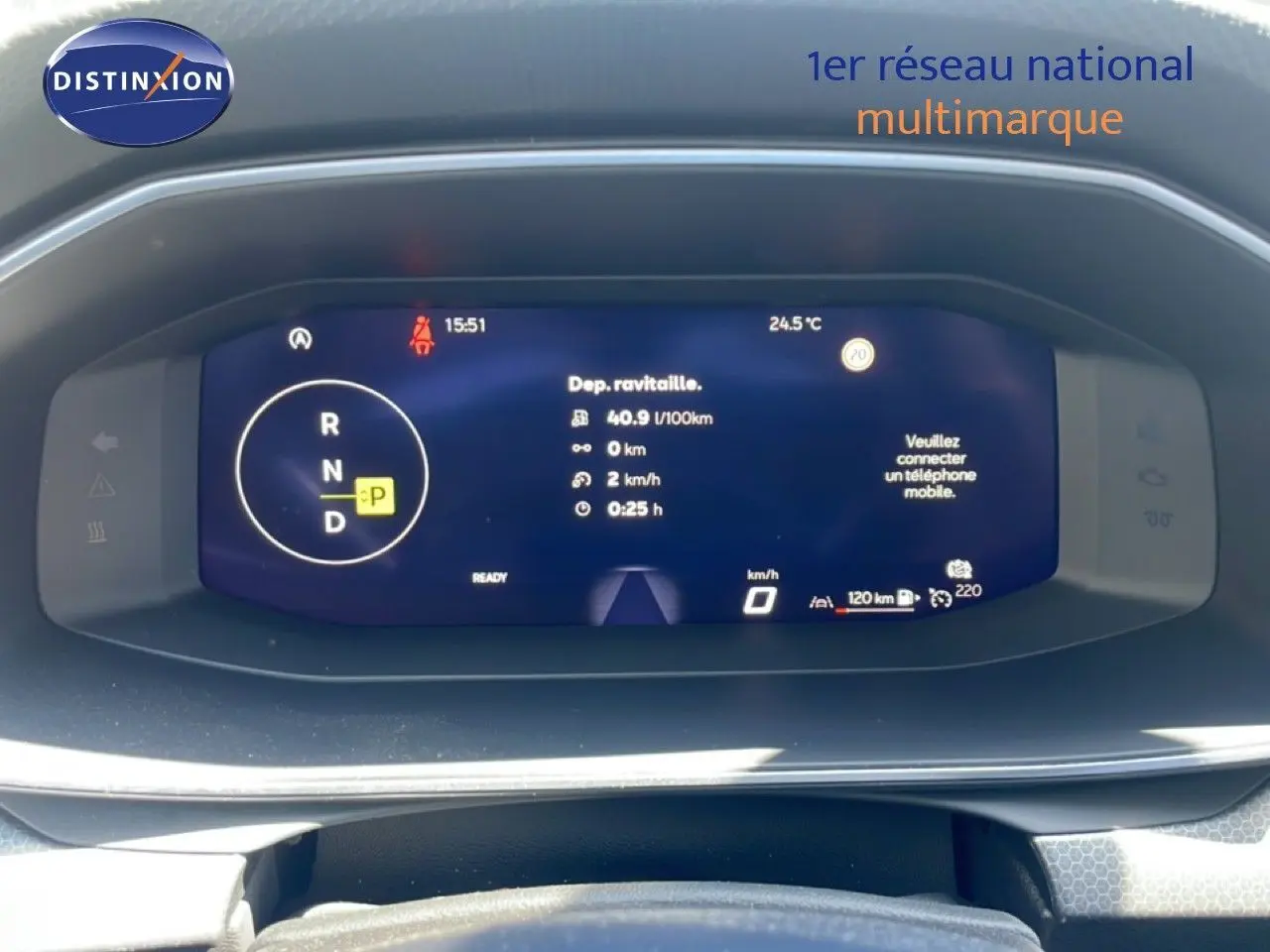 Affichage numérique du tableau de bord de la SEAT LEON 2025, montrant la vitesse à 0 km/h et la boîte auto en position parking.