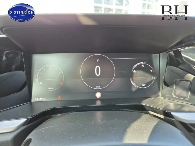 Tableau de bord numérique de l'Opel Grandland 1.2 Turbo 130ch Ultimate, affichage vitesse et température moteur.