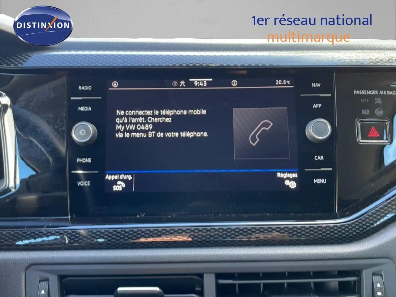 Écran tactile central du tableau de bord du Volkswagen Taigo 2022 affichant les options de connexion Bluetooth.