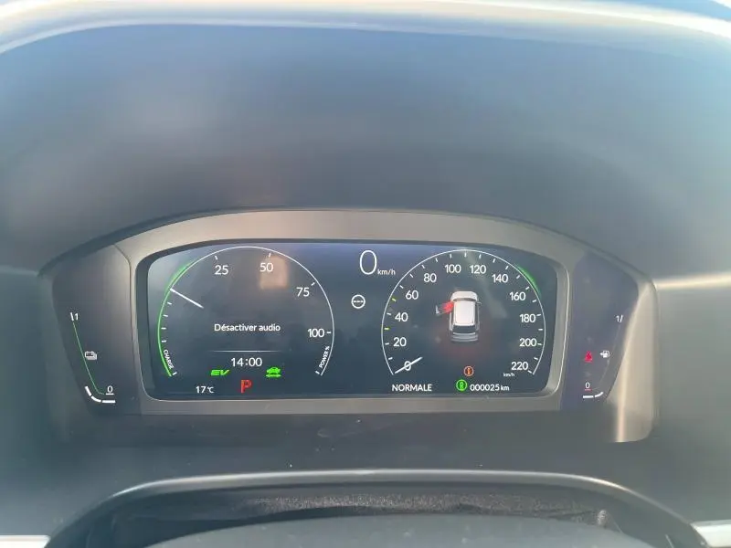 Tableau de bord numérique du Honda CR-V 2024 affichant la vitesse à 0 km/h et l'état du véhicule en mode normal.