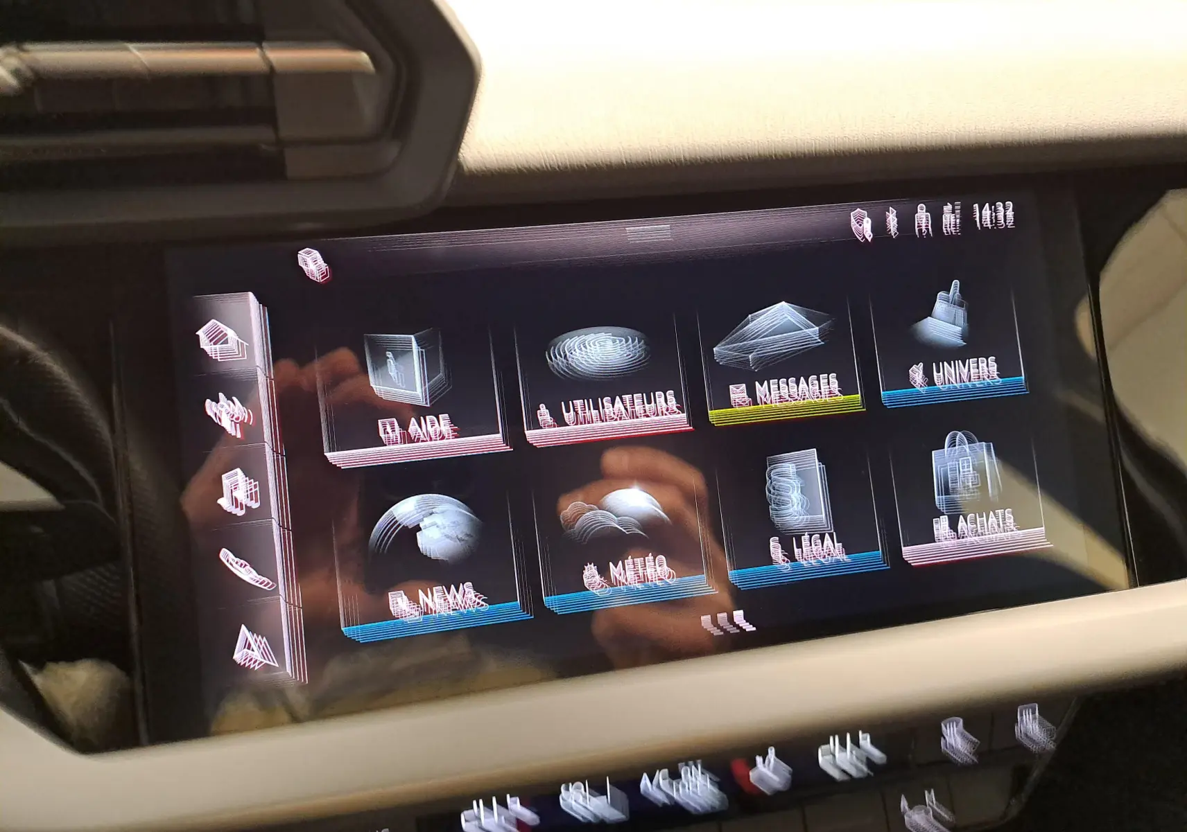 Écran tactile central de l’Audi A3 Sportback 2023 en gros plan, affichant le menu multimédia avec interface moderne.