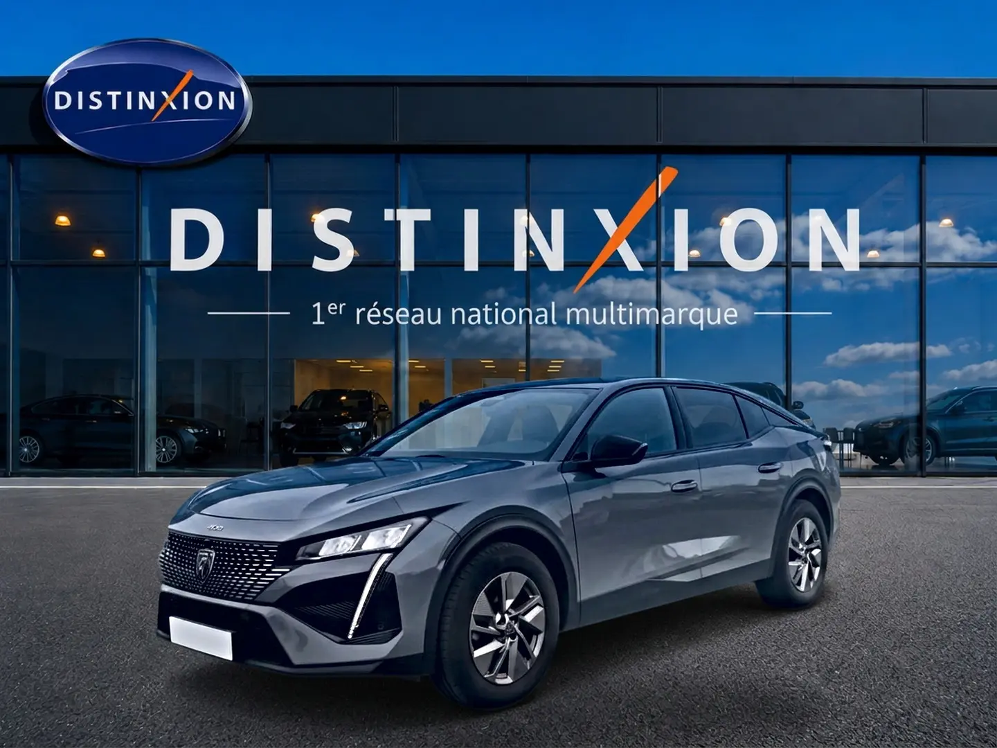 Peugeot 408 Hybrid 145 allure gris sellenium en 3/4 avant droit devant concession Distinxion.