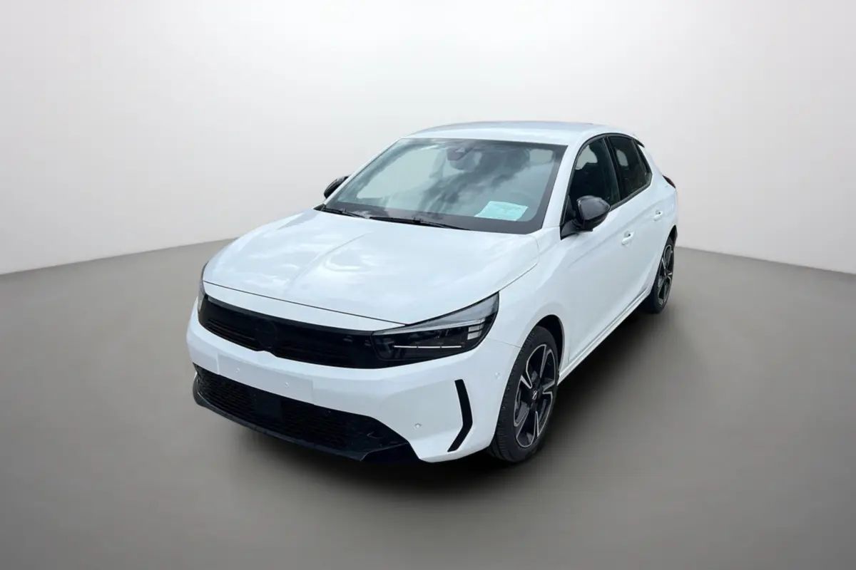 Opel Corsa Hybrid blanc kontur vue 3/4 avant droit, jantes alu noires et phares LED modernes.