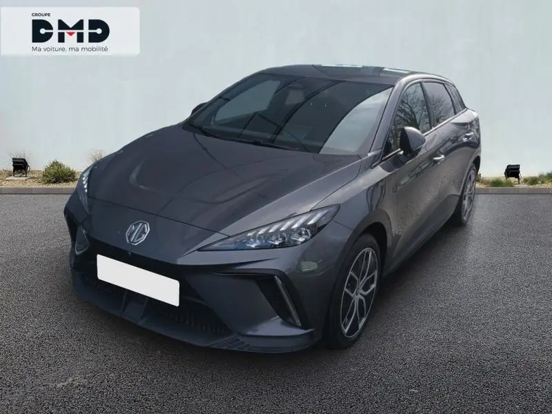 Vue 3/4 avant droite d'une MG4 électrique 2023 en Andes Grey métallisé avec phares LED et jantes alliage.