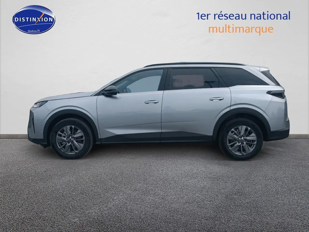 Peugeot 5008 Hybrid 145 allure e-dcs6 gris artense vue de profil côté gauche sur fond neutre.