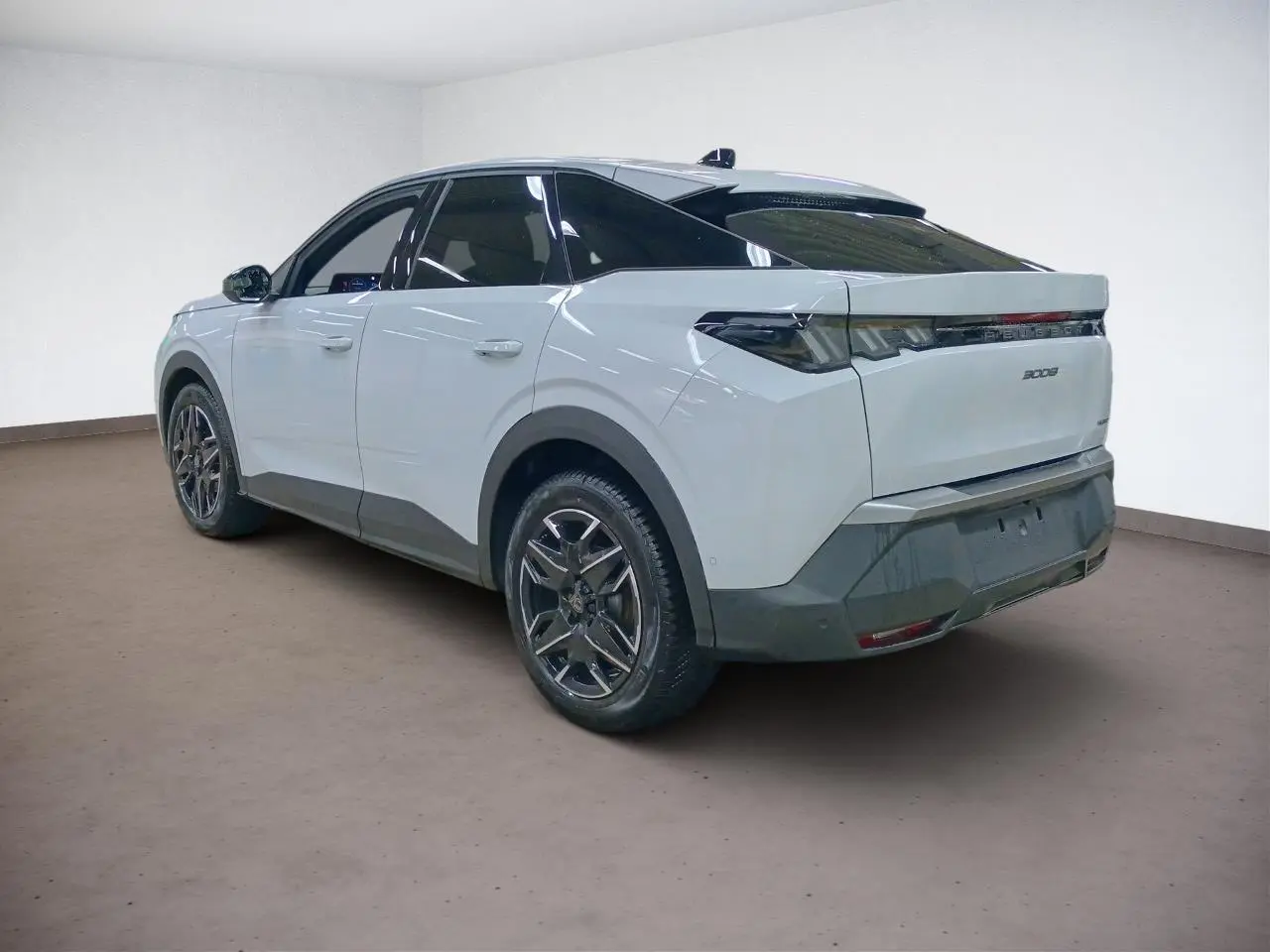 Peugeot 3008 Hybrid blanc Okenite vue 3/4 arrière droit avec jantes alliage et toit noir panoramique.