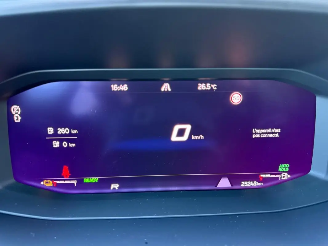 Tableau de bord numérique du CUPRA Formentor 1.4 e-HYBRID 2024 affichant vitesse à 0 km/h et autonomie de 260 km.