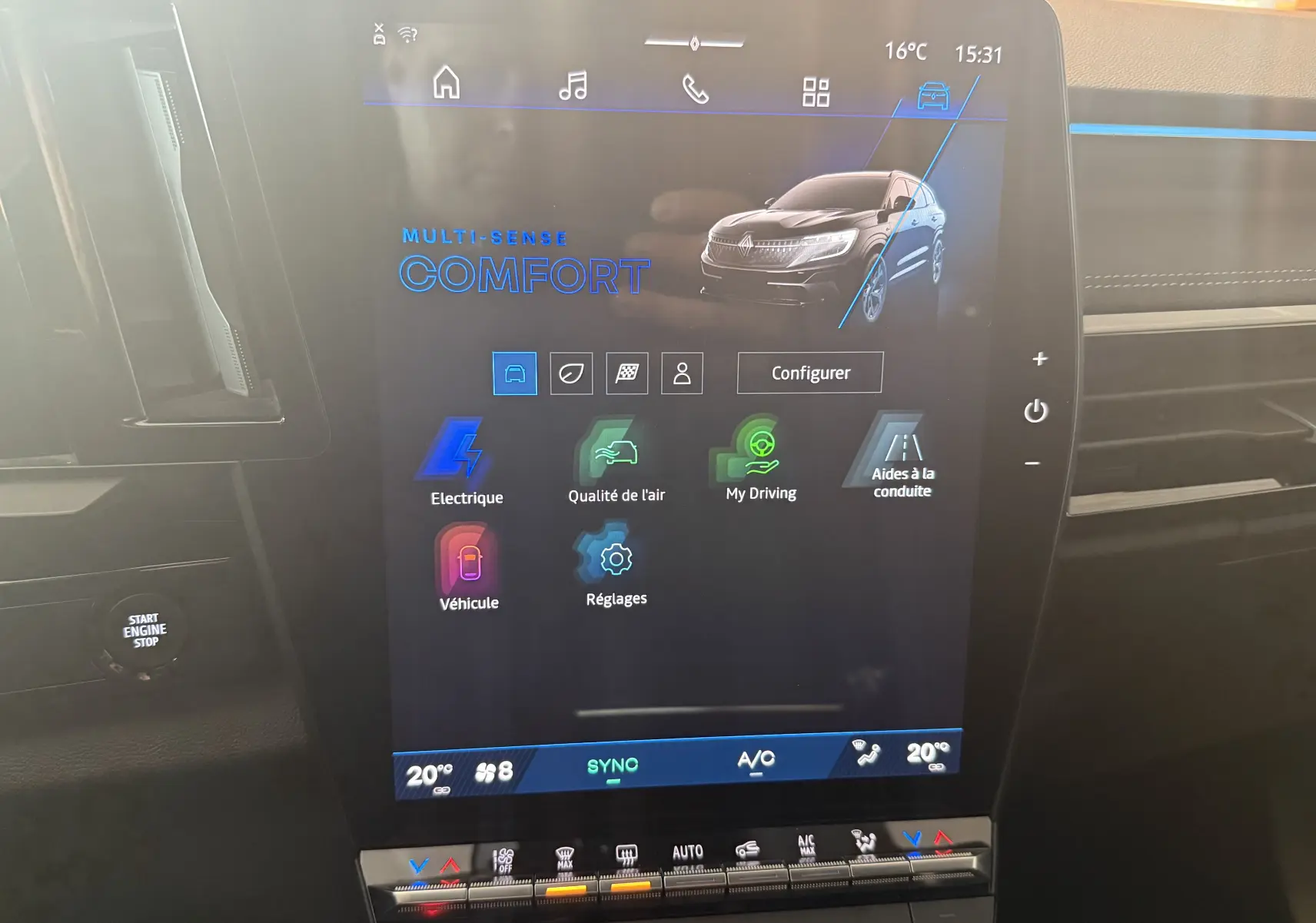 Écran tactile central du Renault Espace VI E-Tech 200 Esprit Alpine montrant le mode Multi-Sense Confort.