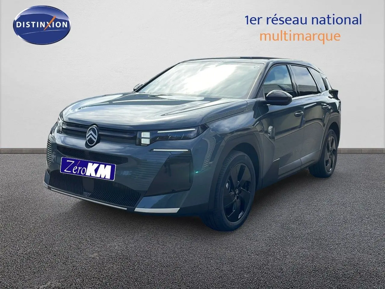 Citroën C5 Aircross Hybrid vert Astoria en 3/4 avant droit, avec jantes noires et calandre moderne.