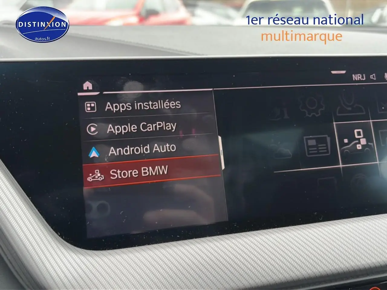 Écran tactile intérieur de BMW Série 2 Gran Coupe F44 affichant les options Apple CarPlay et Android Auto.