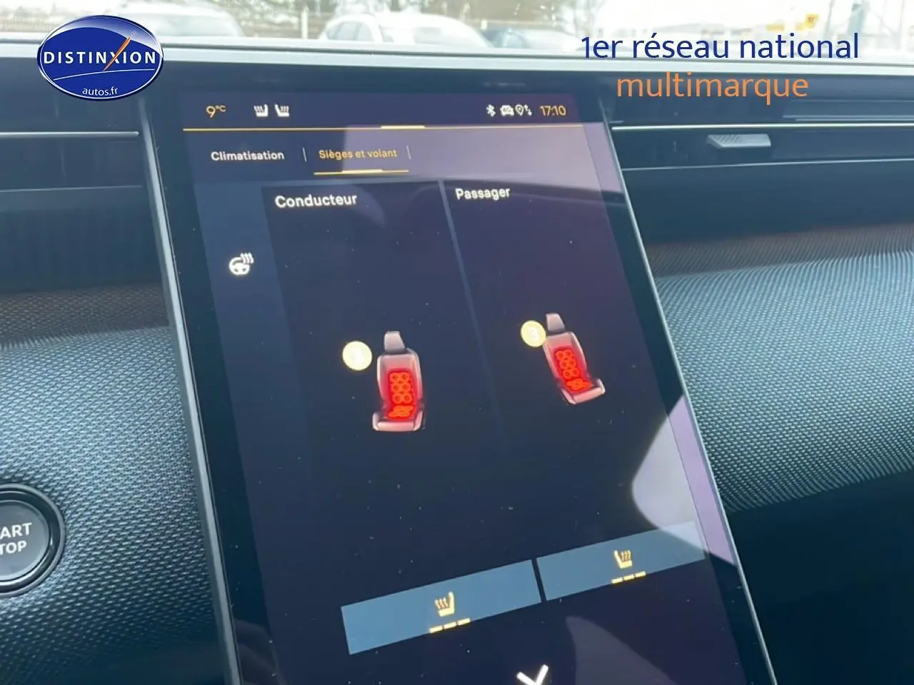 Écran tactile central du Citroën C5 Aircross 2026 montrant le réglage des sièges chauffants côté conducteur et passager.
