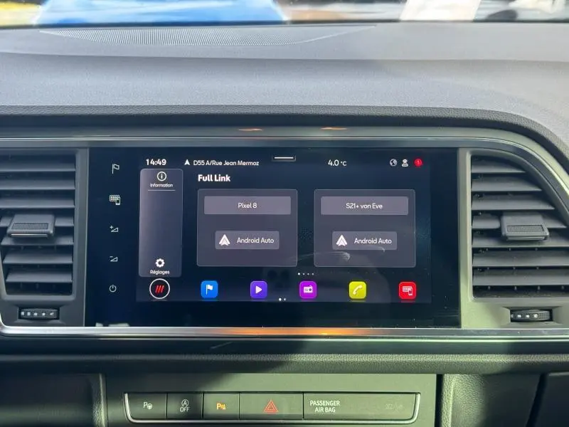 Écran tactile central du tableau de bord du SEAT Ateca 2024, affichant la fonction Full Link avec Android Auto.