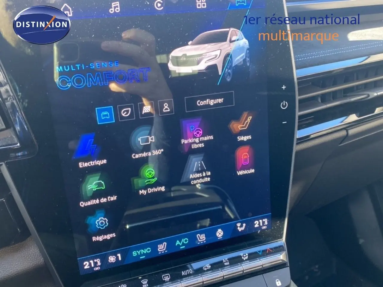 Écran tactile central du Renault Austral 2024 affichant les réglages de conduite et confort en mode Multi-Sense Comfort.