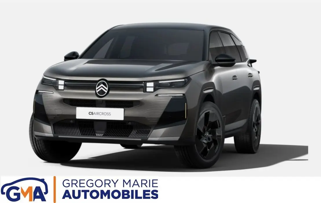 Vue 3/4 avant du Citroën C5 Aircross II gris Platinium avec toit noir et jantes noires sur fond blanc.