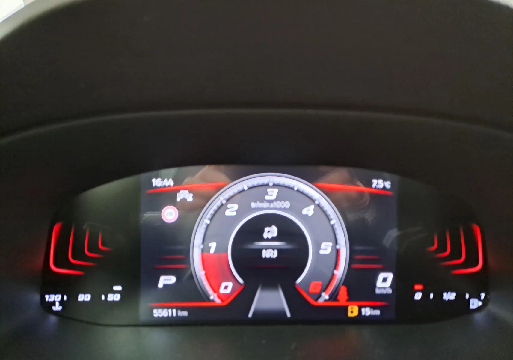 Tableau de bord numérique du SEAT Ateca 2.0 TDI 150 DSG7, affichage du compte-tours et informations de conduite.