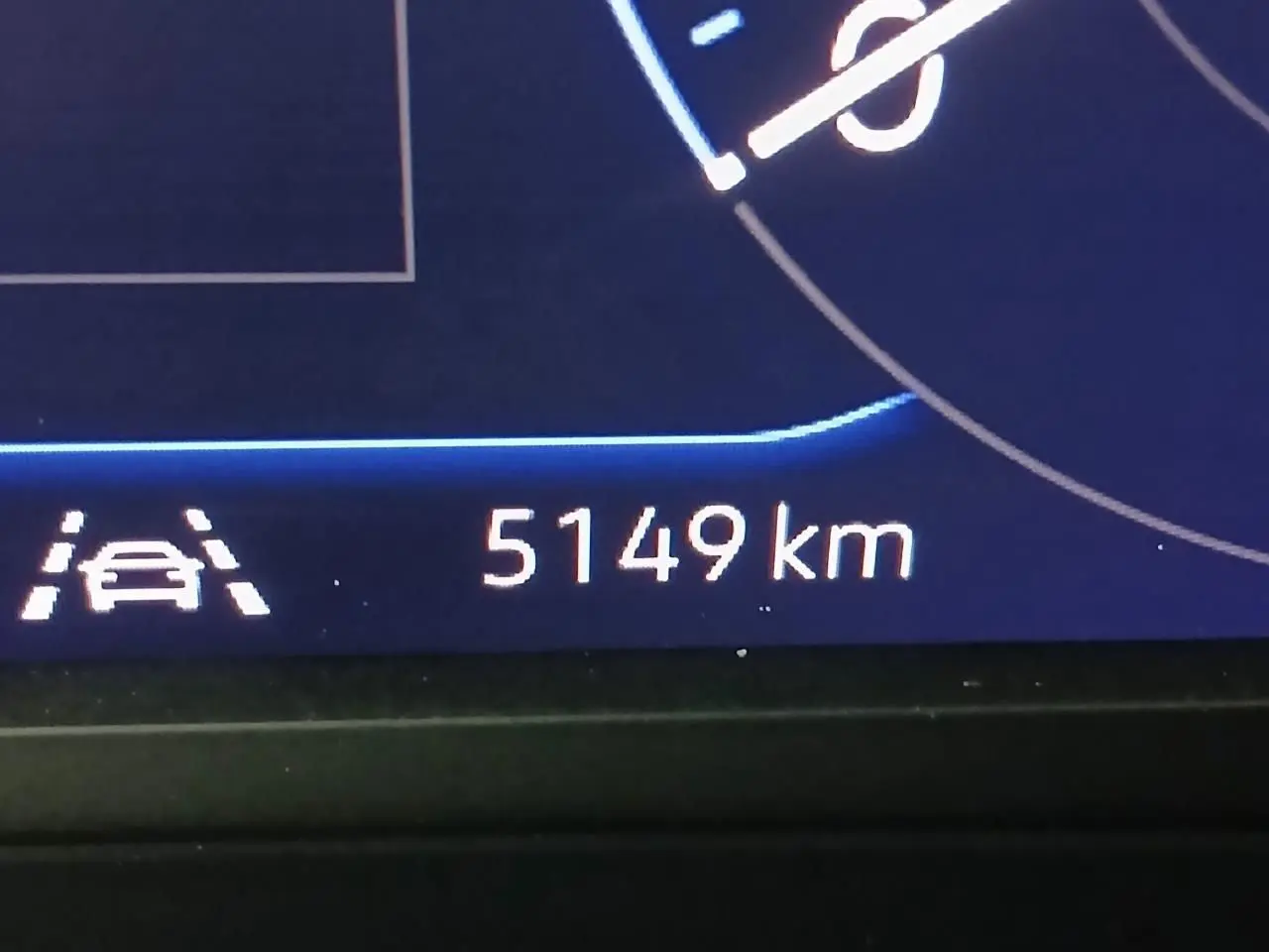 Affichage du compteur digital du Volkswagen Taigo 1.5 TSI 150 DSG7 R-Line Edition montrant 5149 km parcourus.