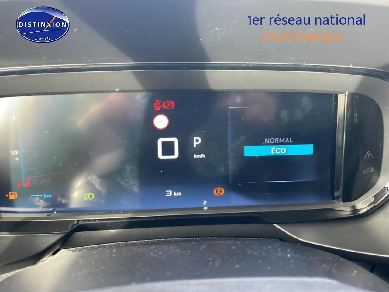 Tableau de bord numérique du Citroën Berlingo 2025 affichant mode ÉCO et compteur à 3 km.