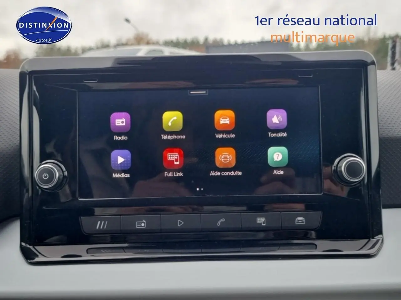 Écran tactile HD 8,25 pouces du système MediaSystem dans l'habitacle de la SEAT Ibiza 2025.