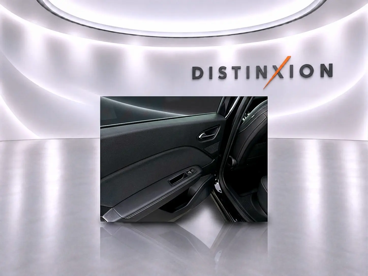 Détail de la porte arrière côté gauche d’une Renault Symbioz gris rafale, avec commande de vitre et garniture noire.
