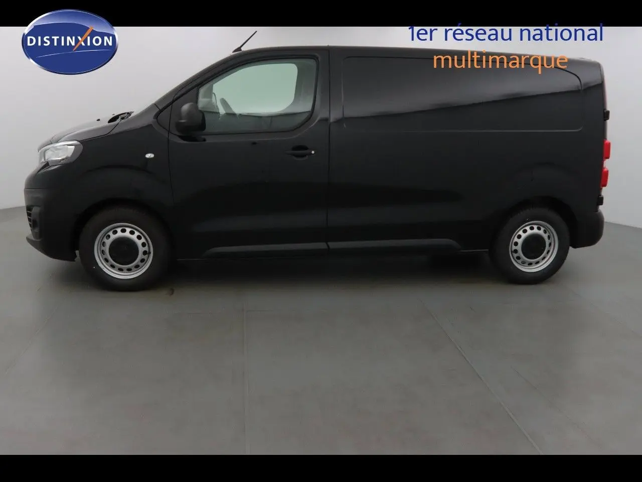 Profil côté gauche du Peugeot Expert Fourgon noir métal 2022, version Standard 1.5 BlueHDi 120S&S Premium.