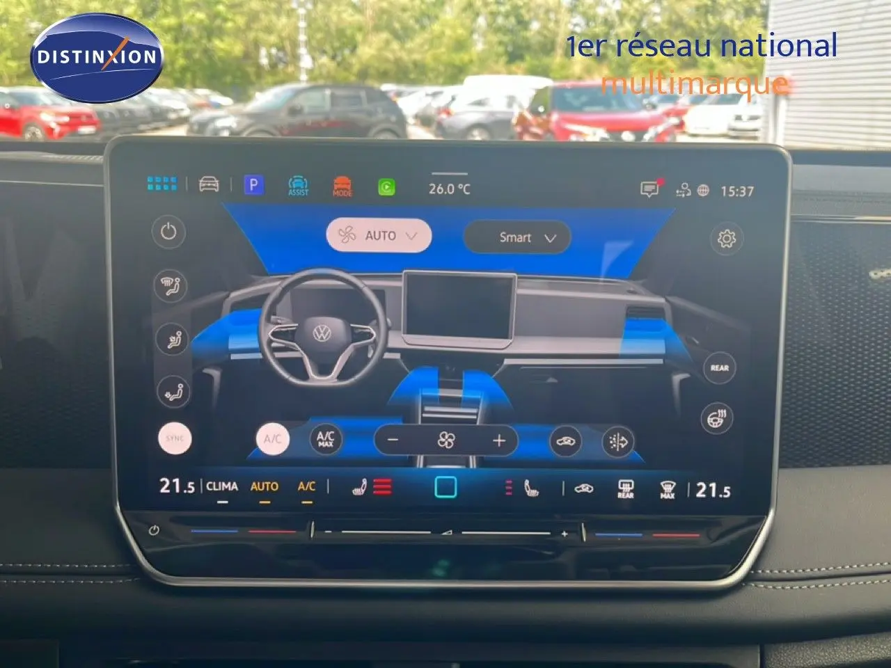 Écran tactile central du Volkswagen Tiguan 2026 montrant les réglages de climatisation et de confort intérieur.