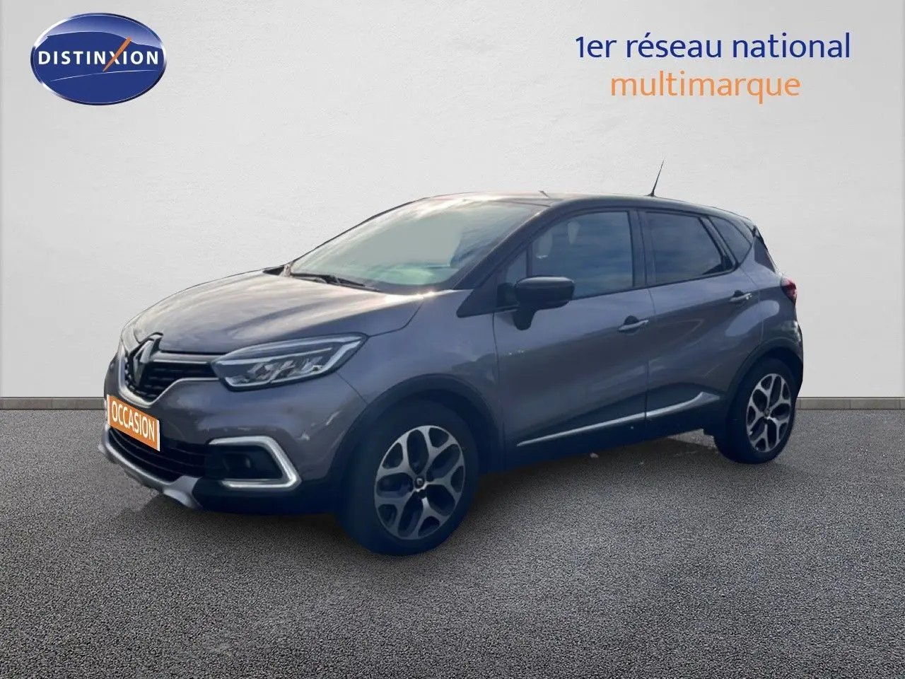 Renault Captur gris 2019 en 3/4 avant droit, avec jantes alliage et calandre distinctive Intens.