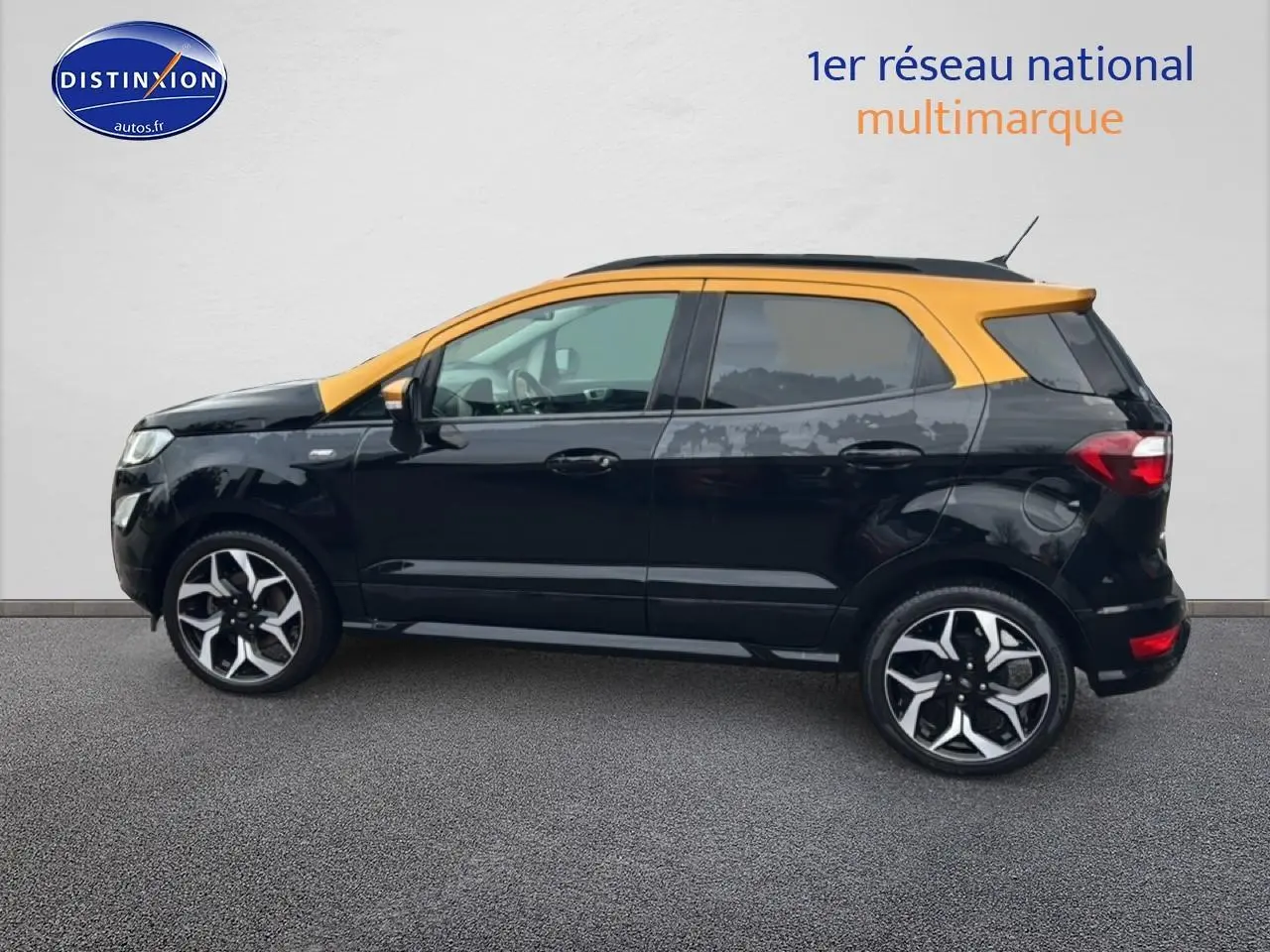 Ford EcoSport 1.0 Ecoboost 125 ST-Line noir avec toit orange, vue profil côté gauche, jantes alu distinctives.