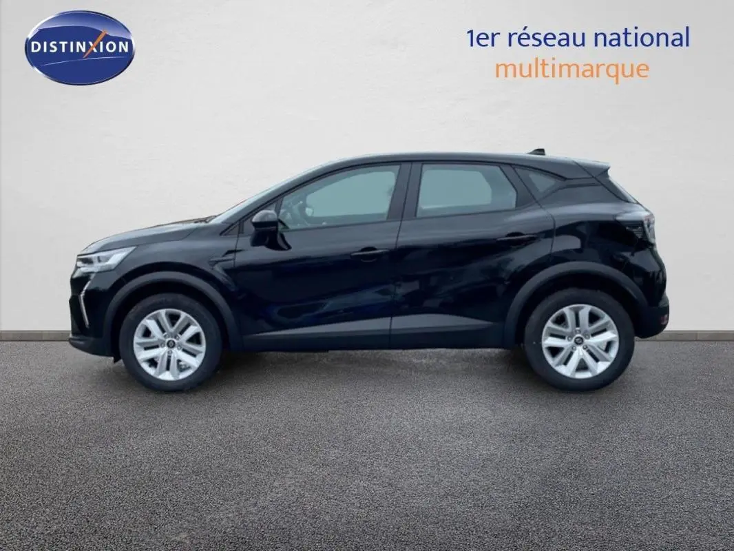 Profil côté gauche d'un Renault Captur noir 2025, version 1.0 TCE 90CH Evolution, sur fond neutre.