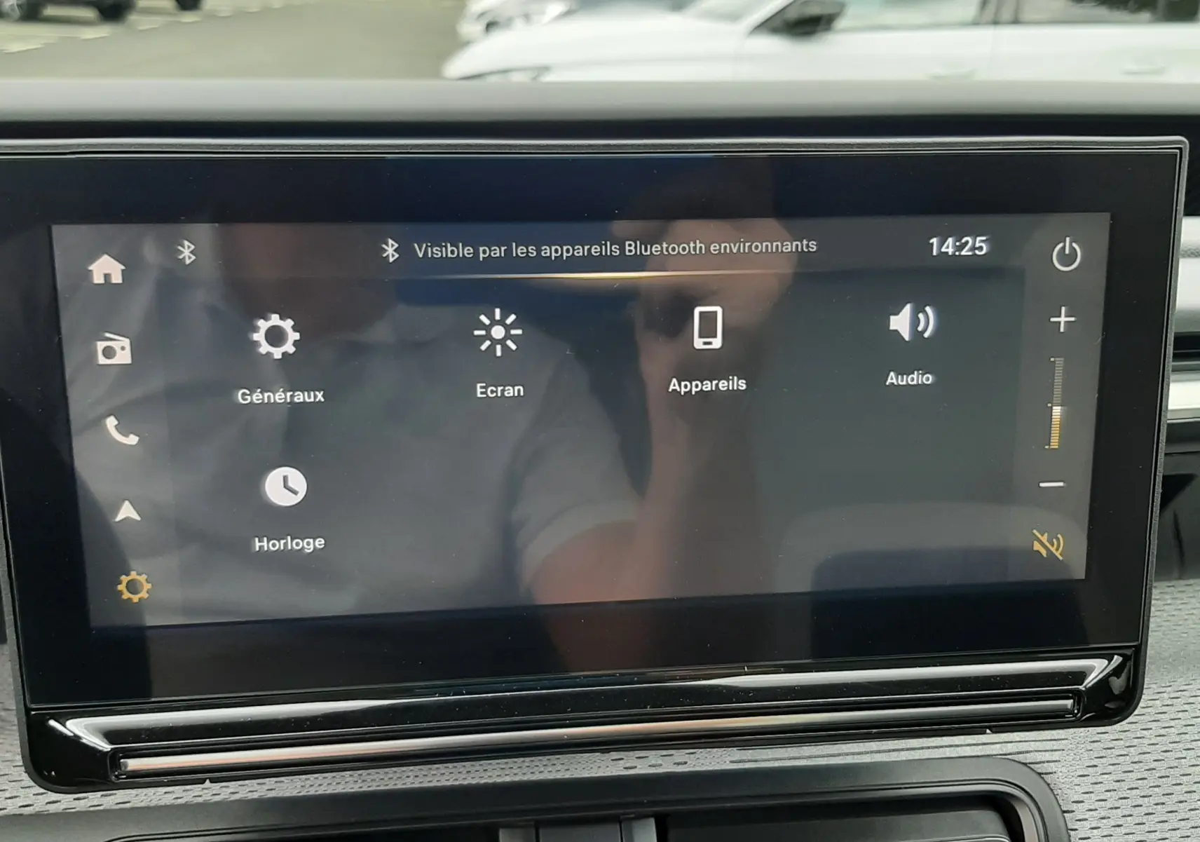 Écran tactile central du tableau de bord de la Citroën C3 Aircross 2026, interface Bluetooth visible.