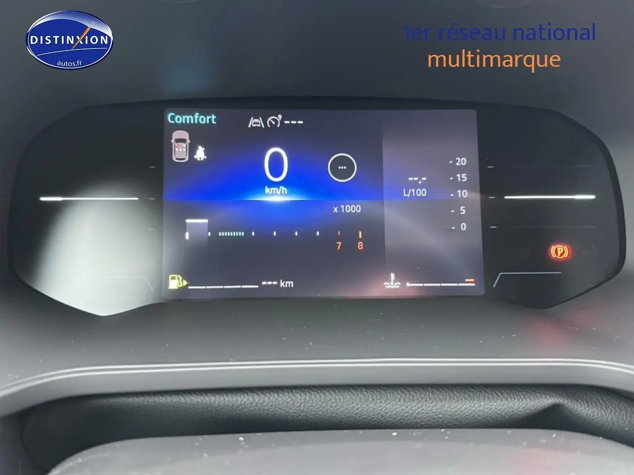 Tableau de bord numérique du Renault Captur 2026 affichant la vitesse à 0 km/h en mode confort.