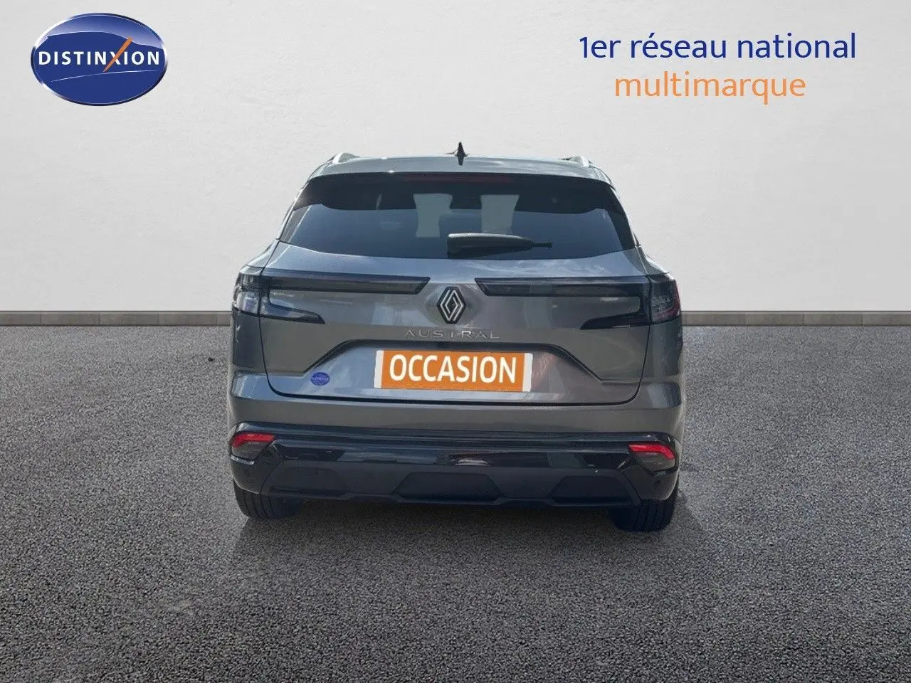Vue arrière d’un Renault Austral gris schiste métal 2024 avec feux LED et plaque « Occasion » visible.
