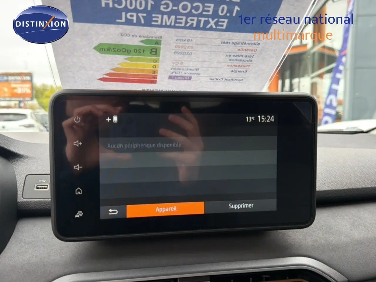 Écran tactile central du tableau de bord du Dacia Jogger 2026, affichant le menu de connexion des appareils.