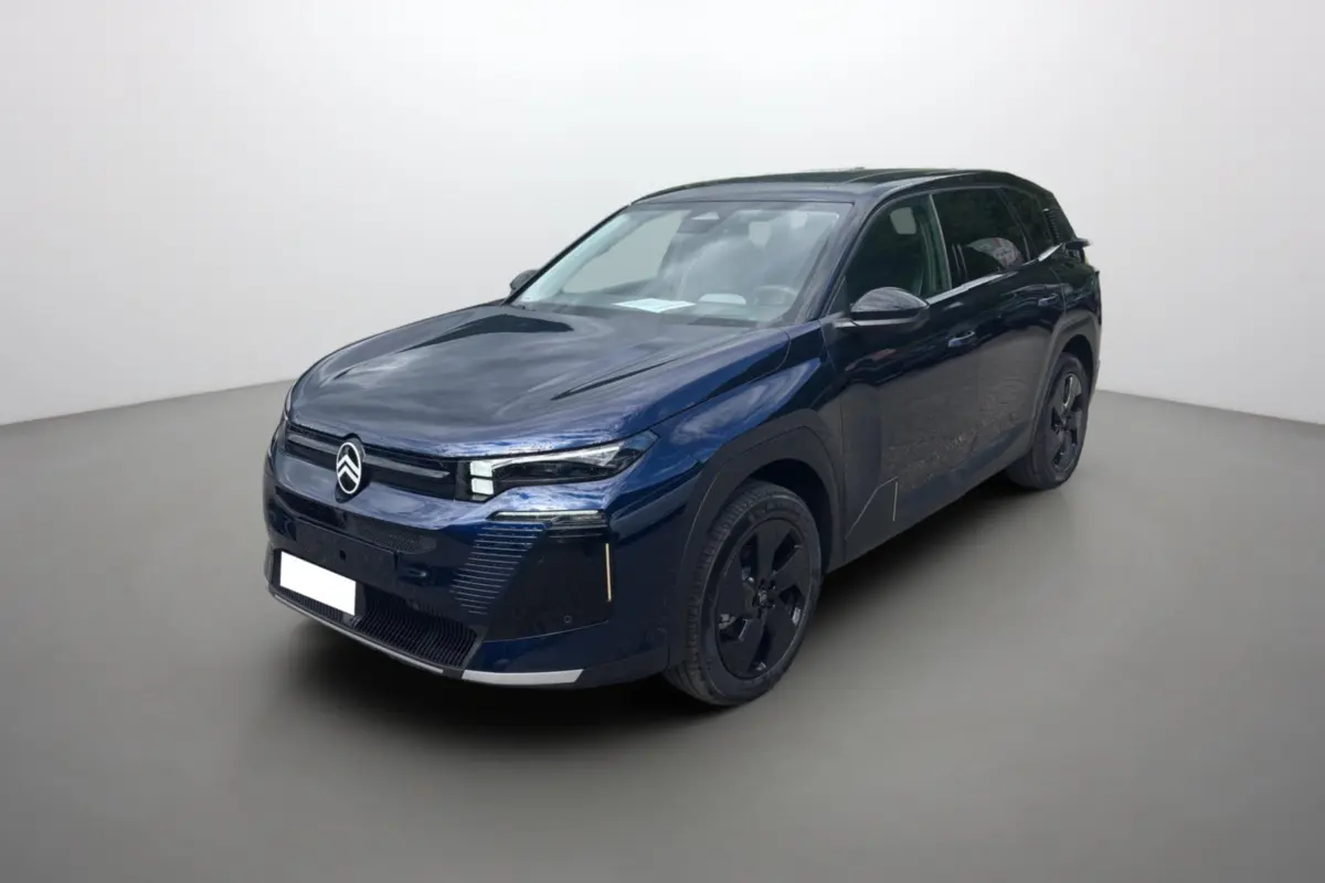 Vue 3/4 avant d'un Citroën C5 Aircross New Hybrid 145 Max T.O bleu eclipse avec toit noir et jantes noires.