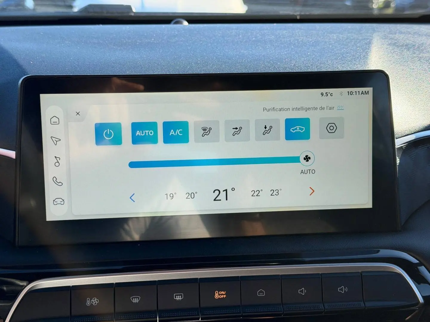 Écran tactile central affichant la climatisation automatique dans l’habitacle du MG3 1.5 Hybrid+ 2025.