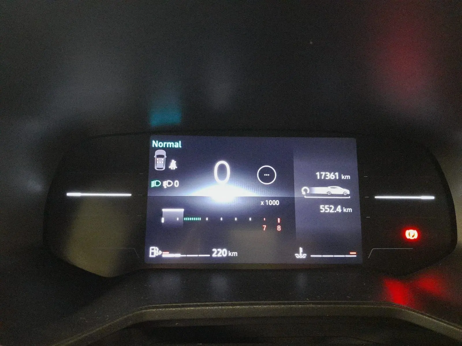 Tableau de bord numérique 7 pouces de Renault Clio V, affichage des compteurs et indicateurs lumineux en mode normal.