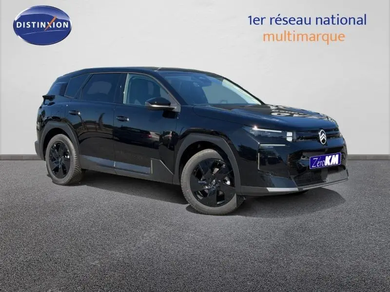 Citroën C5 Aircross noir Perla Nera vue 3/4 avant droit avec jantes noires et signature lumineuse LED.