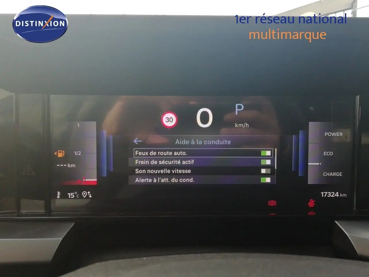 Affichage numérique du tableau de bord d'une Opel Frontera 2025, montrant l'aide à la conduite et la vitesse à 0 km/h.