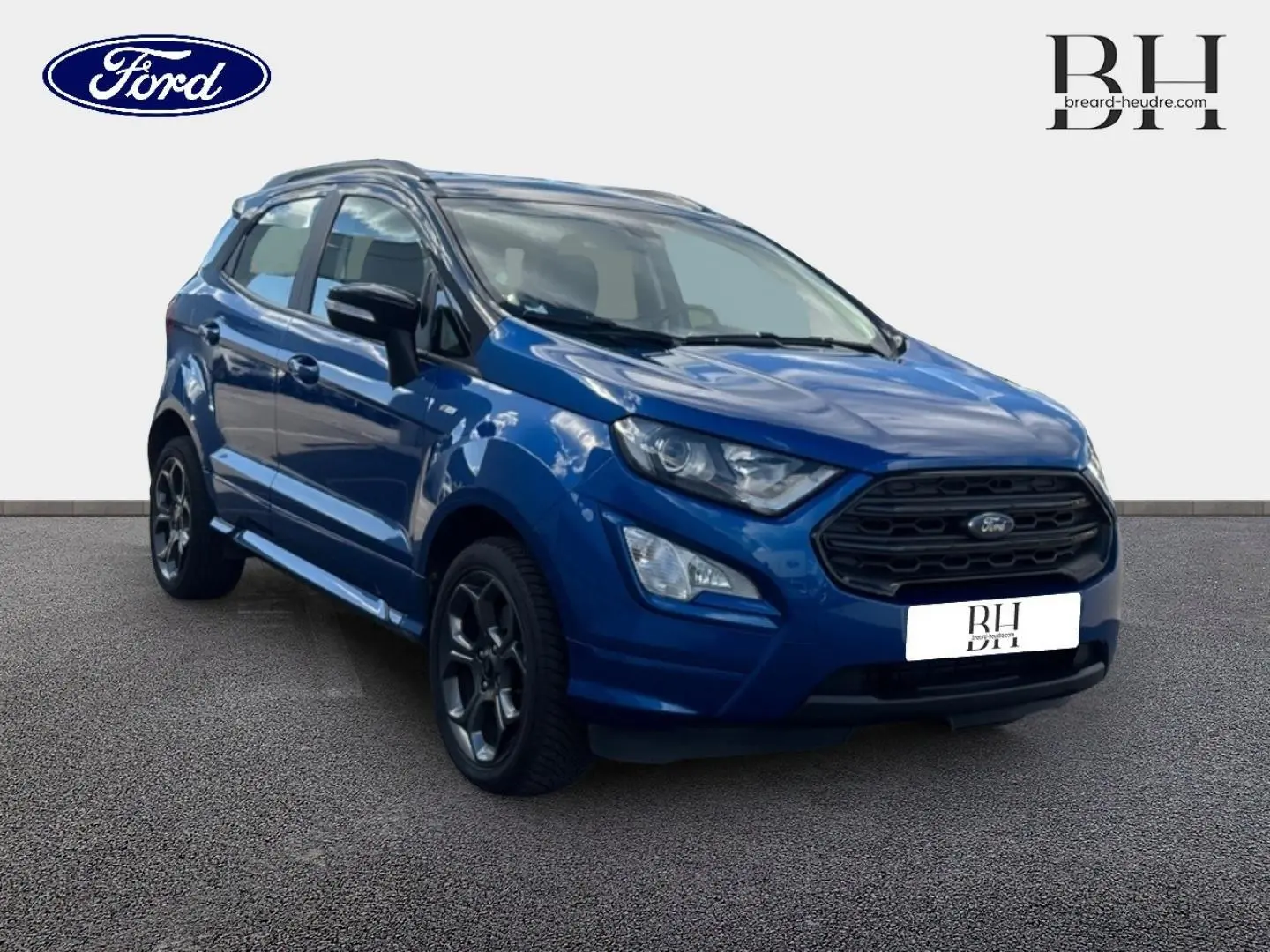 Ford EcoSport 1.5 EcoBlue bleu Lightning en 3/4 avant droit, avec jantes alliage et calandre noire sportive.