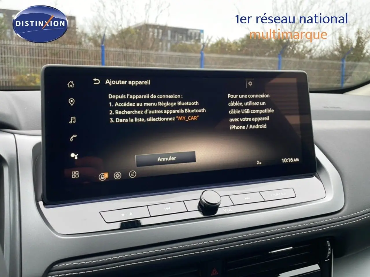 Écran tactile central du Nissan Qashqai 1.5 E-POWER 2025 affichant le menu de connexion Bluetooth, intérieur noir.